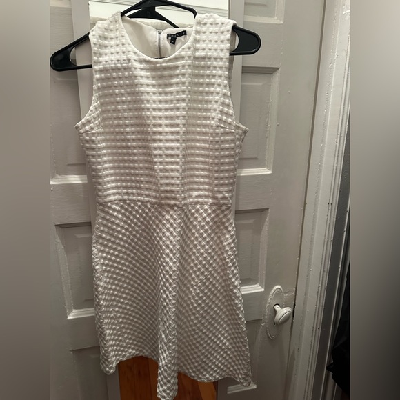 Theory white dress size 4 - Picture 1 of 3